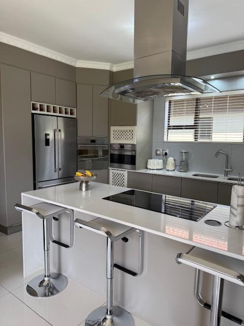 4 Bedroom Property for Sale in Crystal Park Gauteng