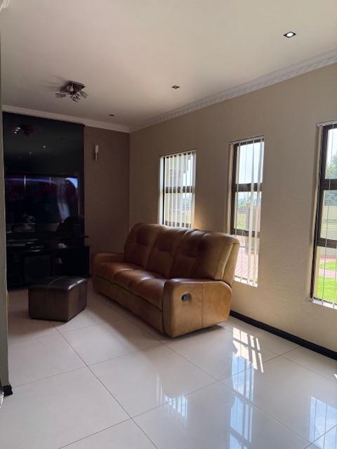 4 Bedroom Property for Sale in Crystal Park Gauteng