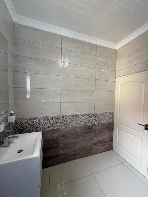 4 Bedroom Property for Sale in Crystal Park Gauteng