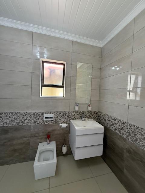 4 Bedroom Property for Sale in Crystal Park Gauteng