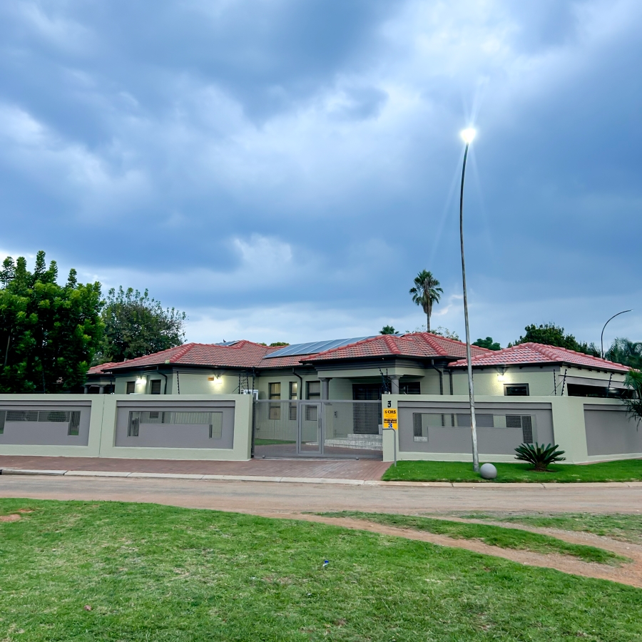 4 Bedroom Property for Sale in Crystal Park Gauteng