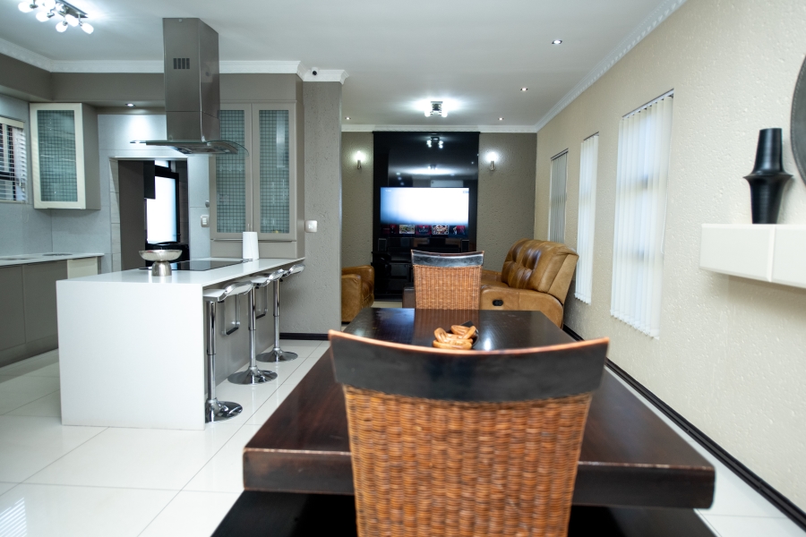 4 Bedroom Property for Sale in Crystal Park Gauteng