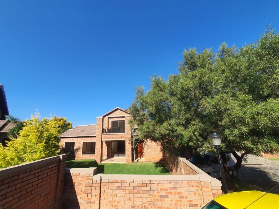 To Let 3 Bedroom Property for Rent in Meyersdal Gauteng