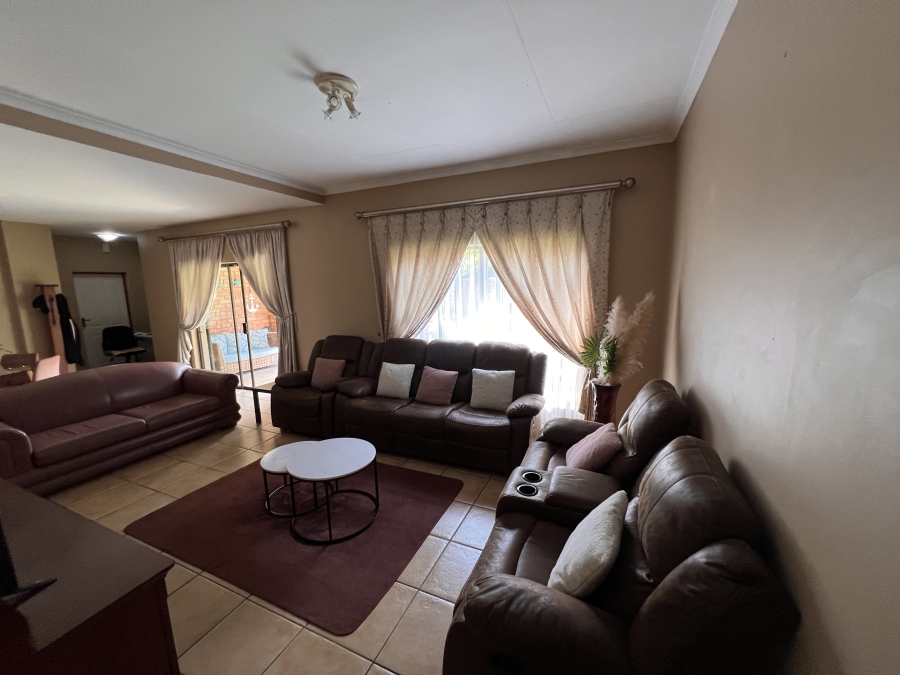 To Let 3 Bedroom Property for Rent in Meyersdal Gauteng