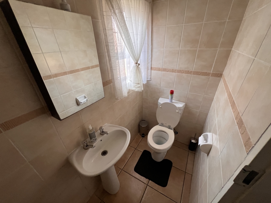 To Let 3 Bedroom Property for Rent in Meyersdal Gauteng