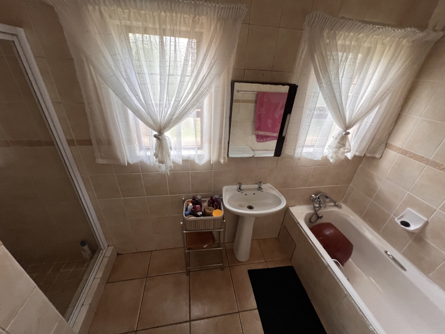 To Let 3 Bedroom Property for Rent in Meyersdal Gauteng