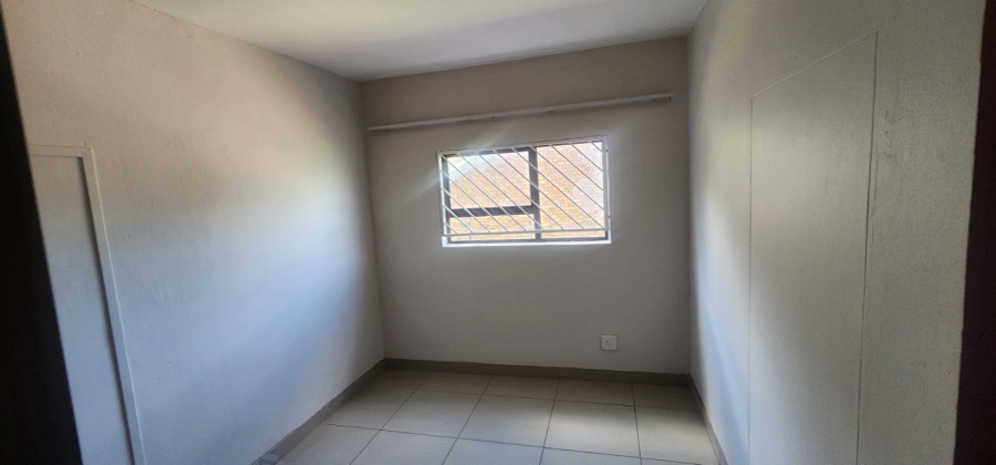 To Let 3 Bedroom Property for Rent in Erasmia Gauteng