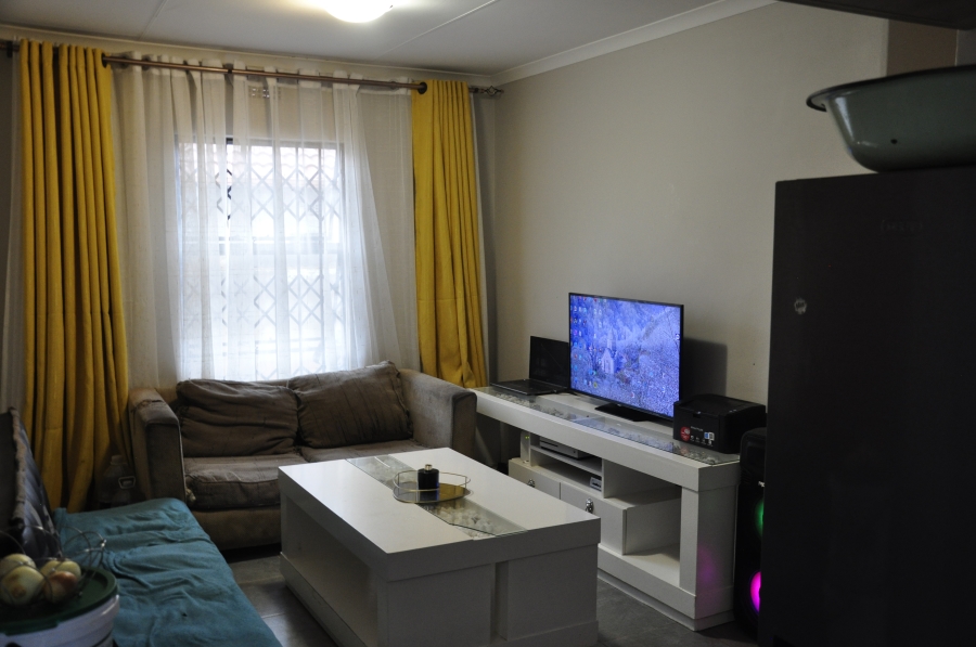 To Let 2 Bedroom Property for Rent in Olifantsfontein Gauteng