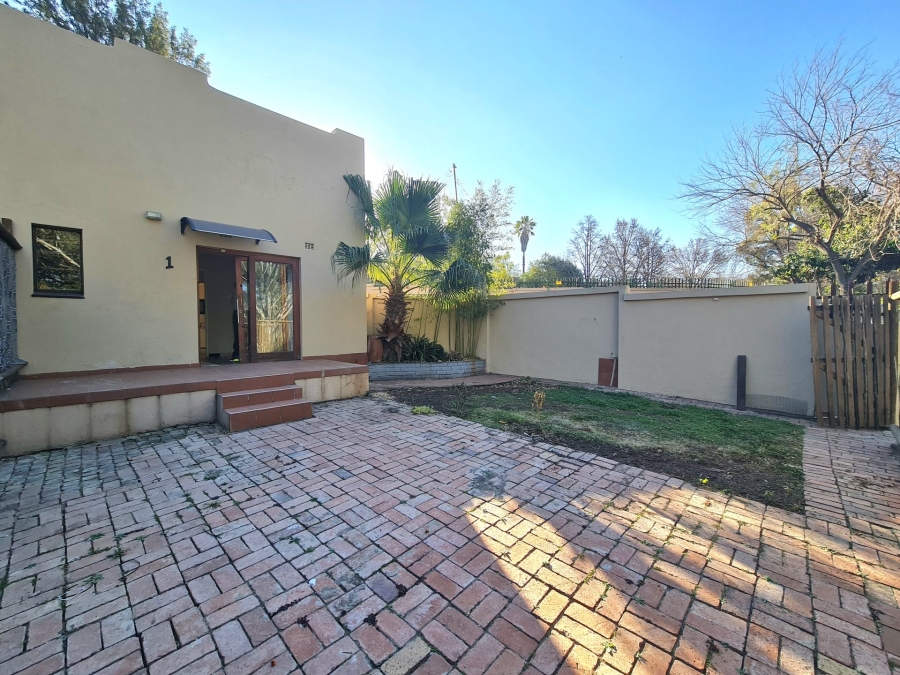 To Let 1 Bedroom Property for Rent in Olivedale Gauteng