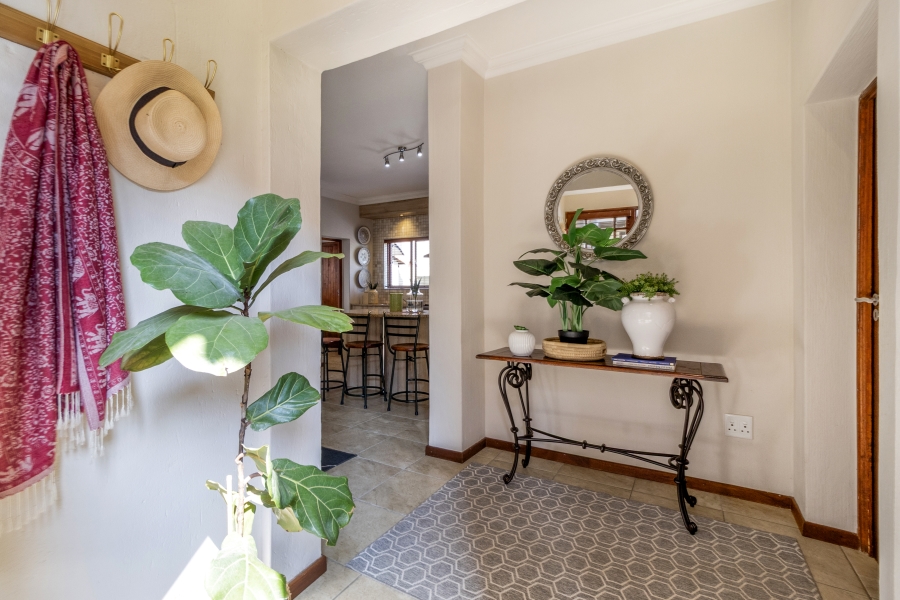 4 Bedroom Property for Sale in Bronberg Close Gauteng