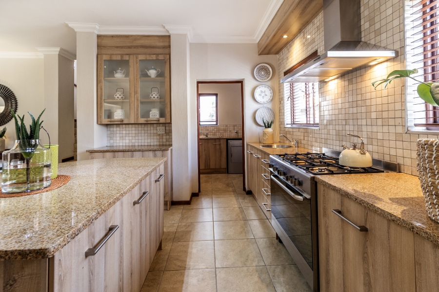 4 Bedroom Property for Sale in Bronberg Close Gauteng