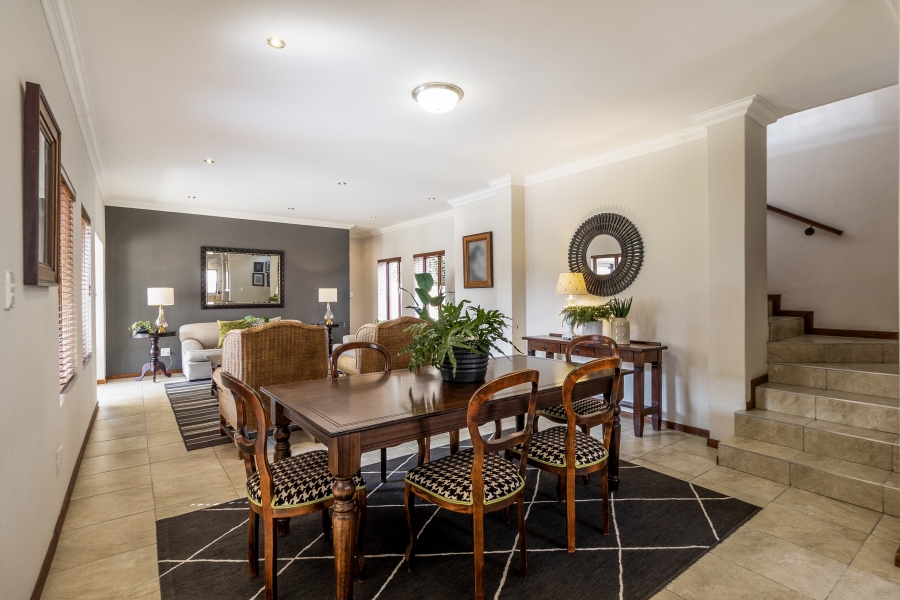 4 Bedroom Property for Sale in Bronberg Close Gauteng