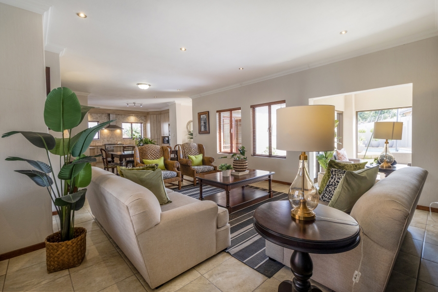 4 Bedroom Property for Sale in Bronberg Close Gauteng