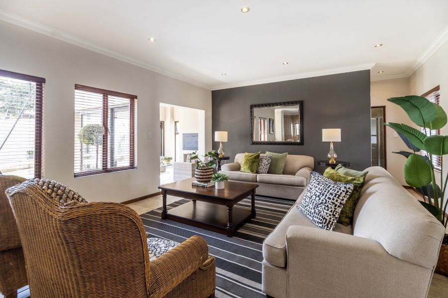 4 Bedroom Property for Sale in Bronberg Close Gauteng