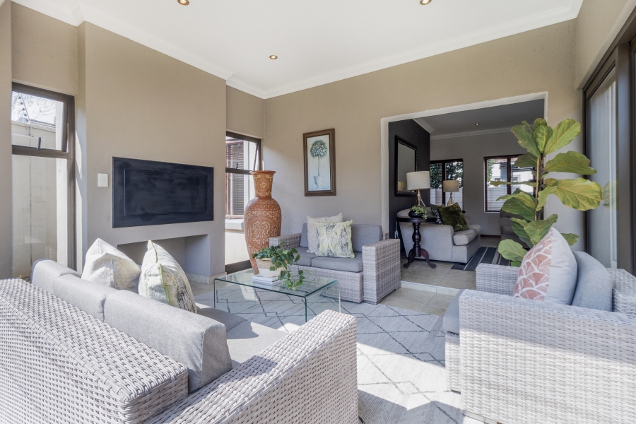 4 Bedroom Property for Sale in Bronberg Close Gauteng