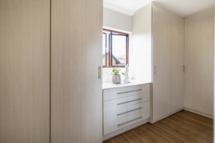 4 Bedroom Property for Sale in Bronberg Close Gauteng