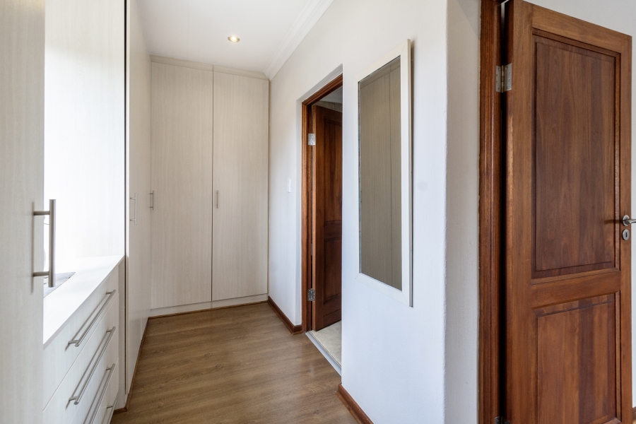 4 Bedroom Property for Sale in Bronberg Close Gauteng