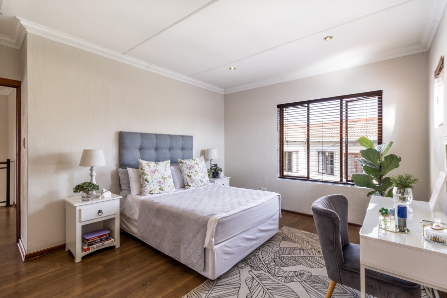 4 Bedroom Property for Sale in Bronberg Close Gauteng