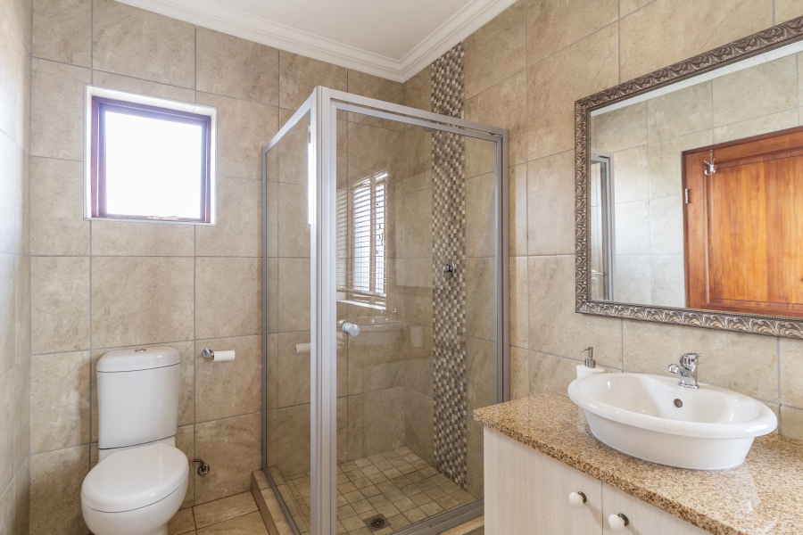 4 Bedroom Property for Sale in Bronberg Close Gauteng