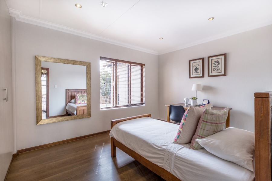 4 Bedroom Property for Sale in Bronberg Close Gauteng