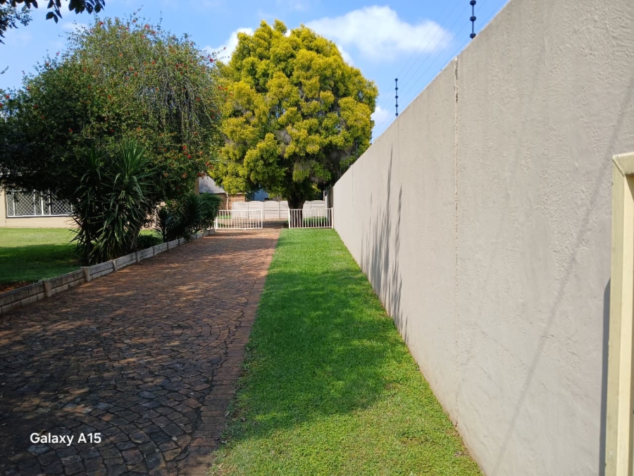 3 Bedroom Property for Sale in Sonneveld Gauteng
