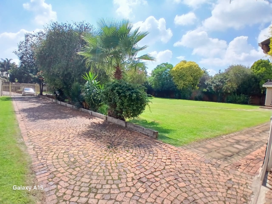 3 Bedroom Property for Sale in Sonneveld Gauteng