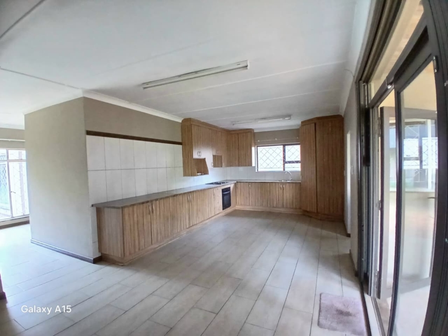 3 Bedroom Property for Sale in Sonneveld Gauteng