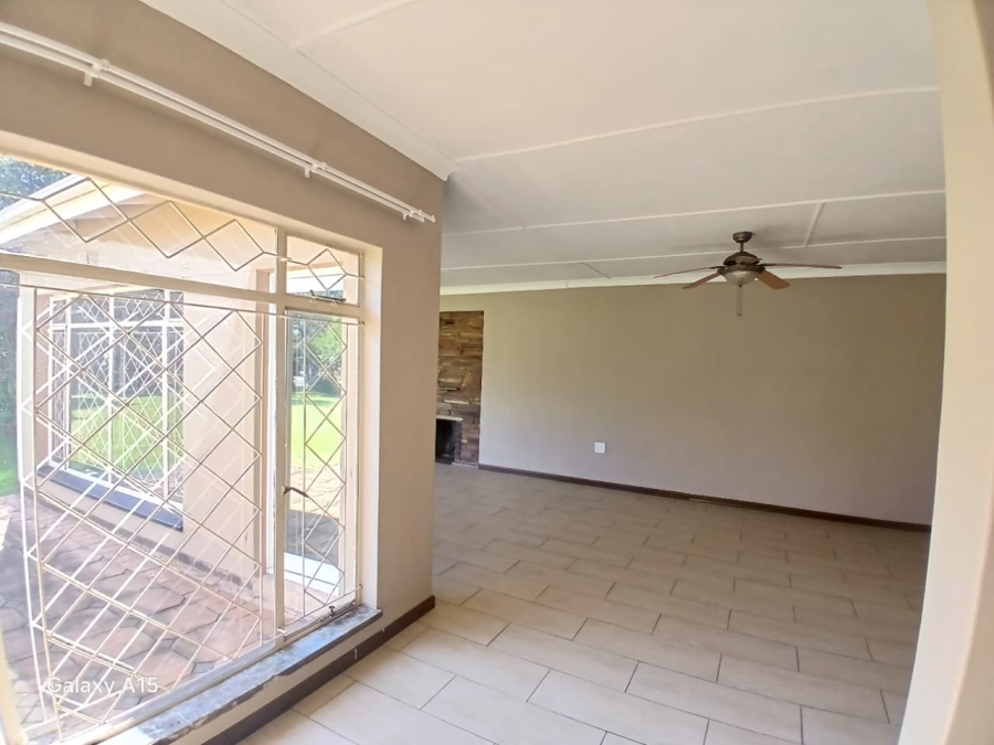 3 Bedroom Property for Sale in Sonneveld Gauteng