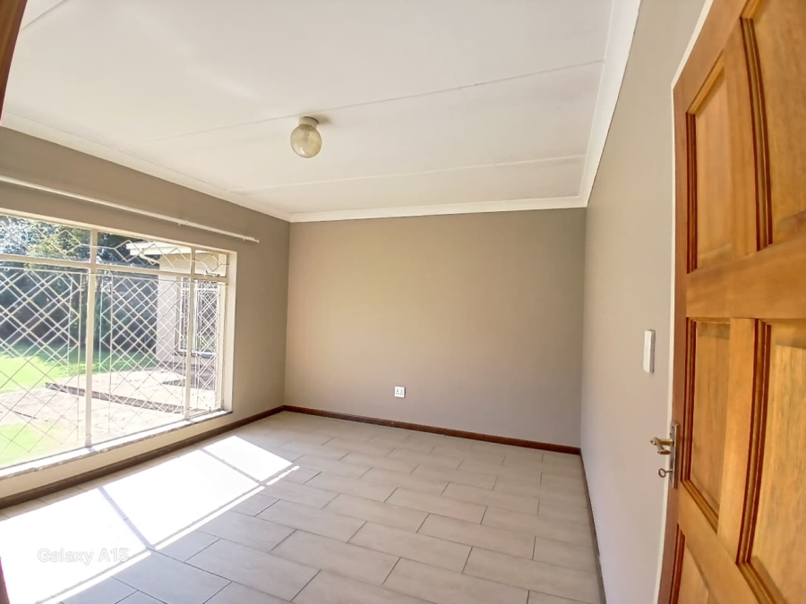 3 Bedroom Property for Sale in Sonneveld Gauteng