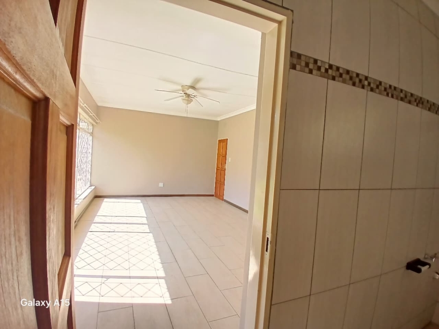 3 Bedroom Property for Sale in Sonneveld Gauteng