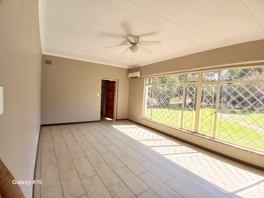 3 Bedroom Property for Sale in Sonneveld Gauteng