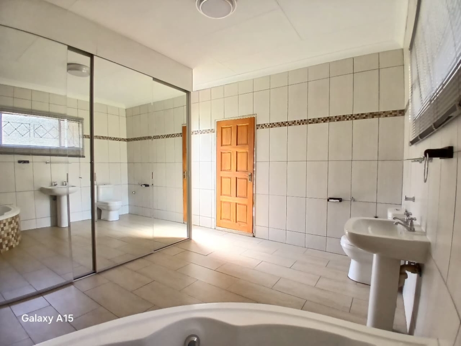 3 Bedroom Property for Sale in Sonneveld Gauteng