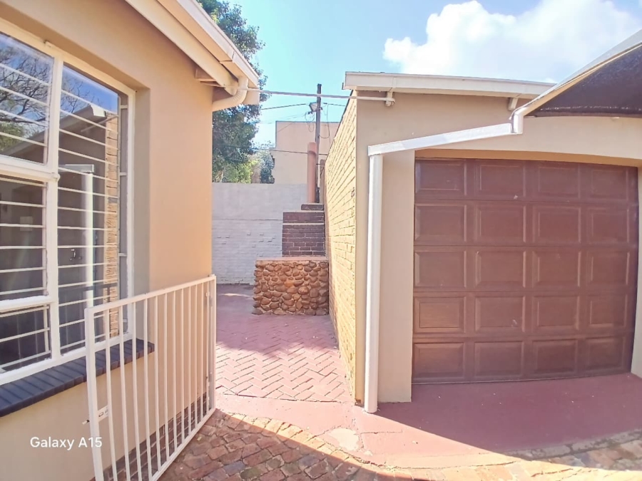 3 Bedroom Property for Sale in Sonneveld Gauteng