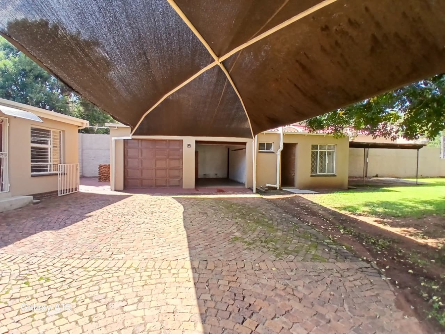 3 Bedroom Property for Sale in Sonneveld Gauteng