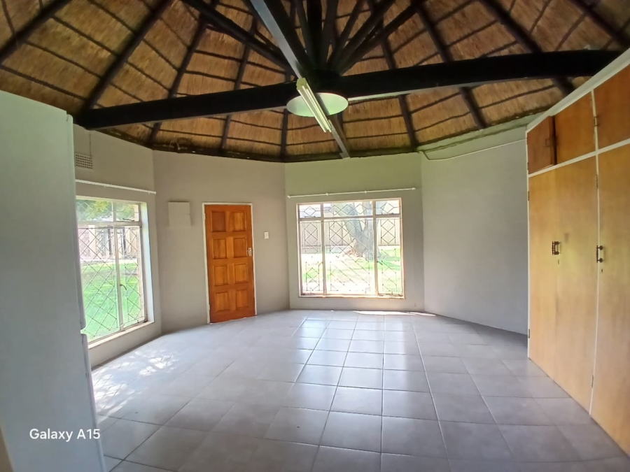 3 Bedroom Property for Sale in Sonneveld Gauteng
