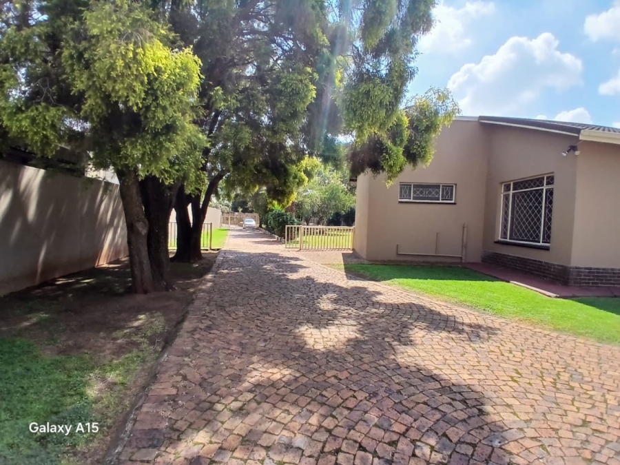 3 Bedroom Property for Sale in Sonneveld Gauteng