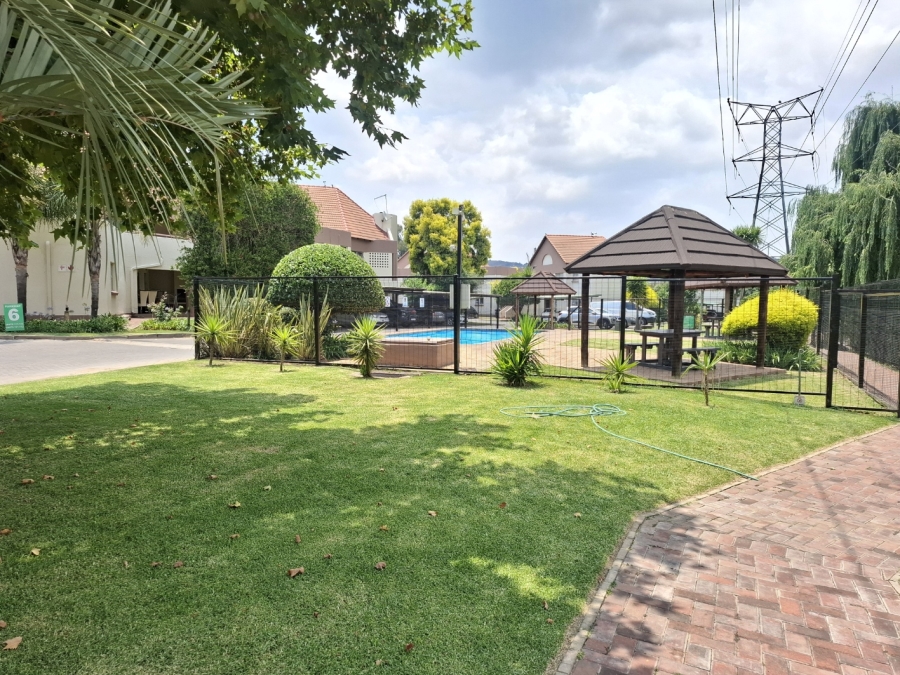 1 Bedroom Property for Sale in Bedfordview Gauteng