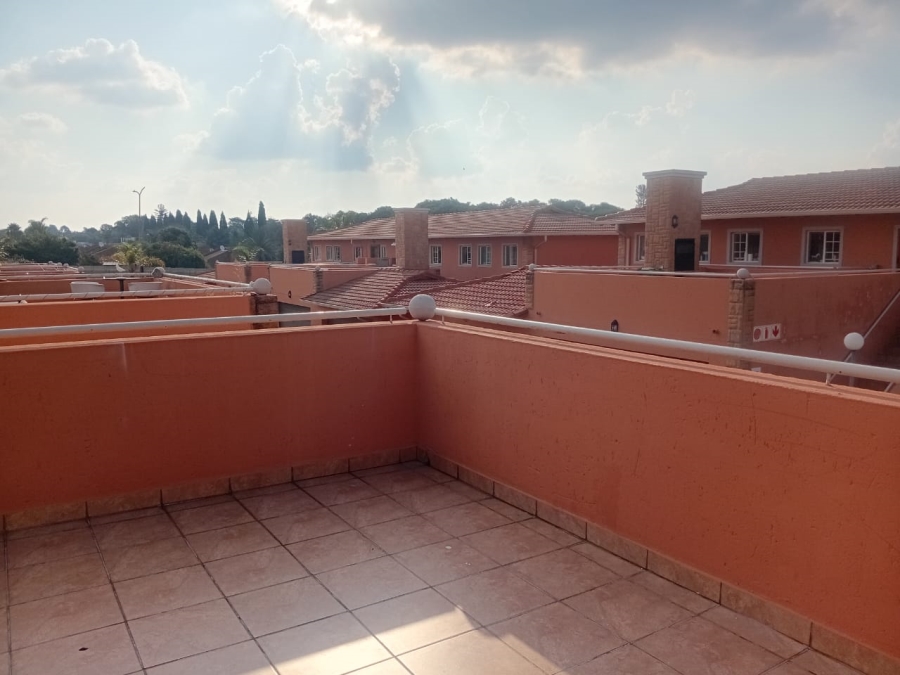 3 Bedroom Property for Sale in Glen Marais Gauteng