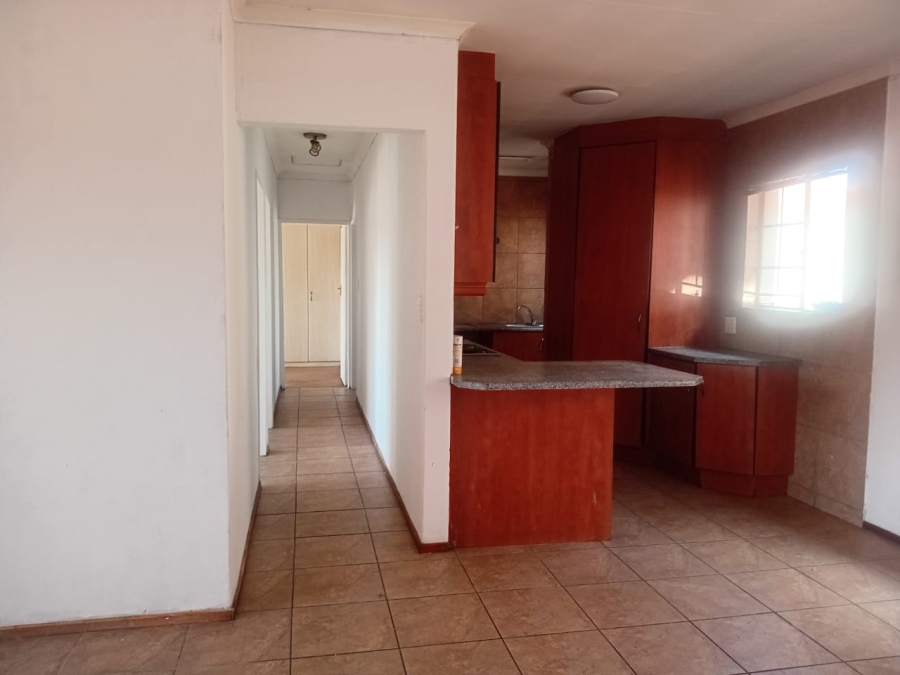 3 Bedroom Property for Sale in Glen Marais Gauteng