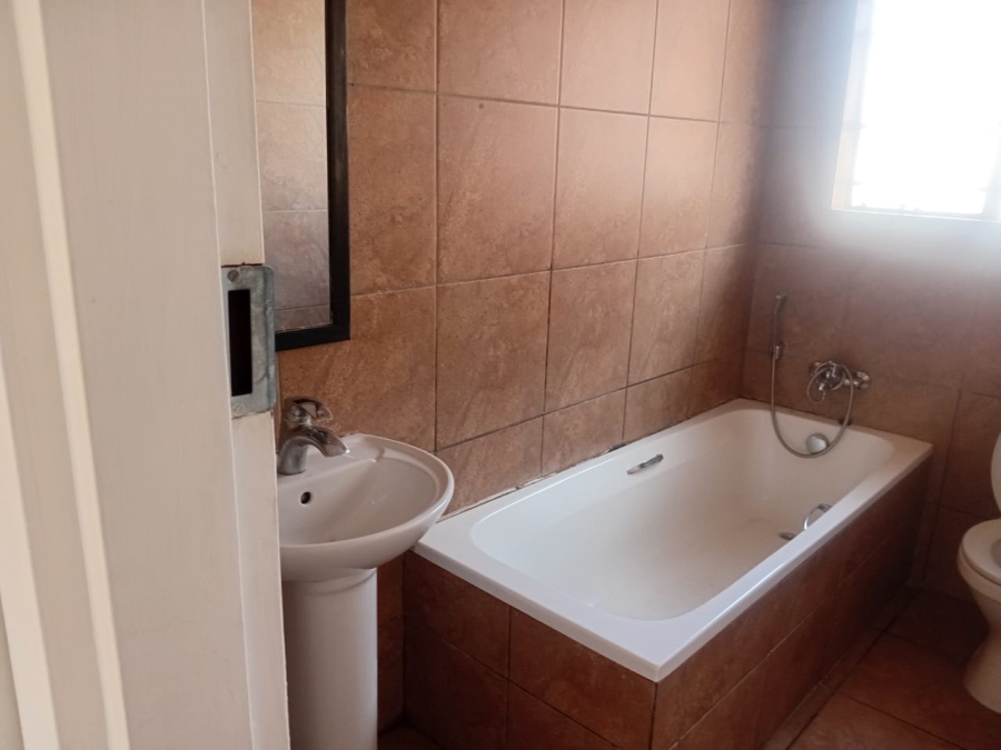 3 Bedroom Property for Sale in Glen Marais Gauteng