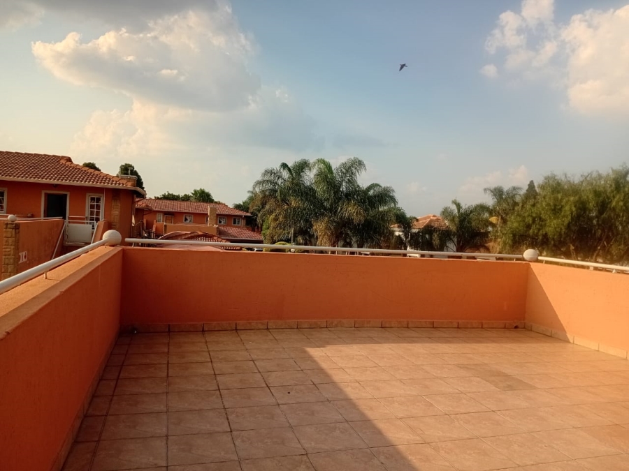 3 Bedroom Property for Sale in Glen Marais Gauteng