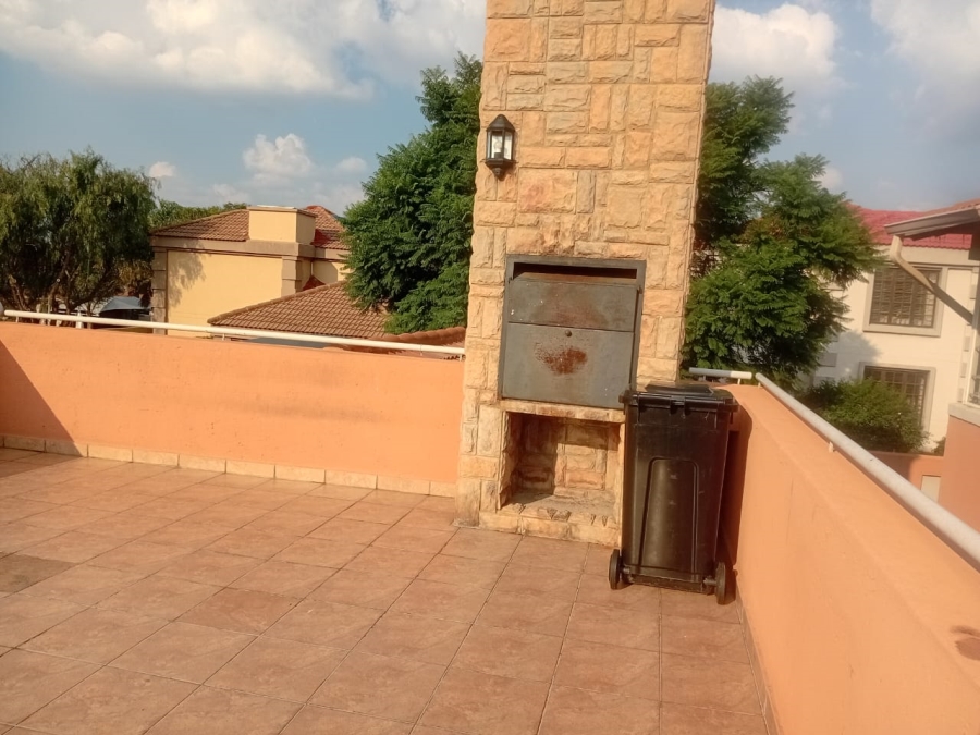 3 Bedroom Property for Sale in Glen Marais Gauteng