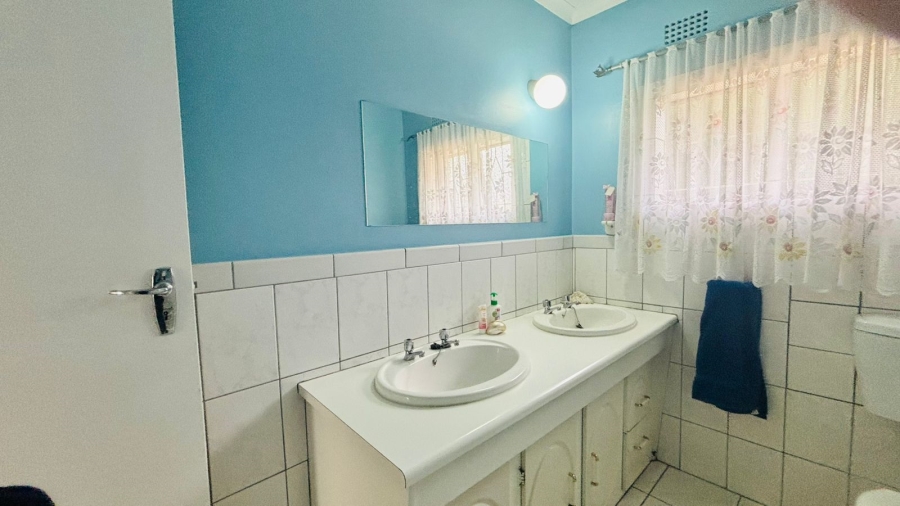 4 Bedroom Property for Sale in Atlasville Gauteng