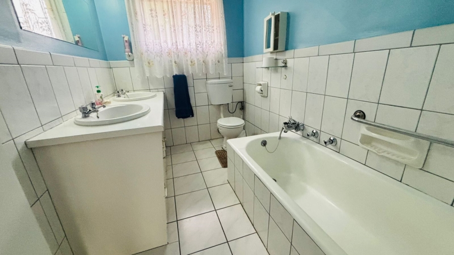 4 Bedroom Property for Sale in Atlasville Gauteng