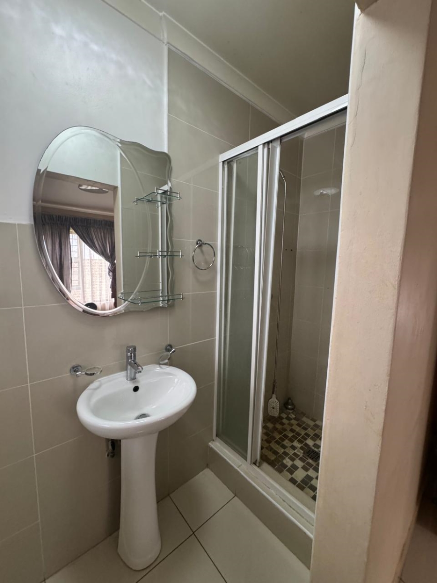 3 Bedroom Property for Sale in Dawn Park Gauteng