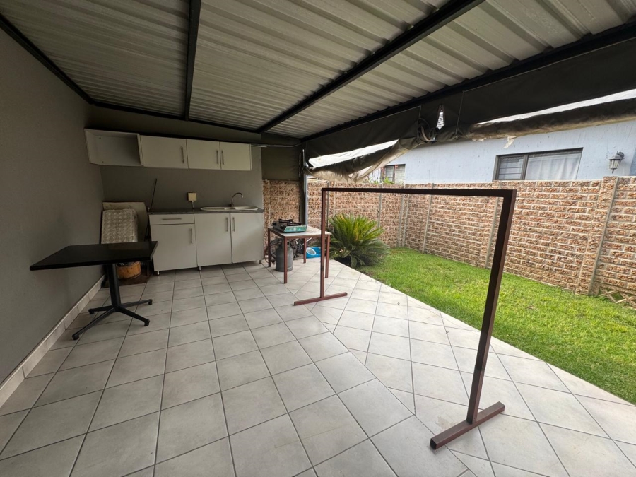 3 Bedroom Property for Sale in Dawn Park Gauteng