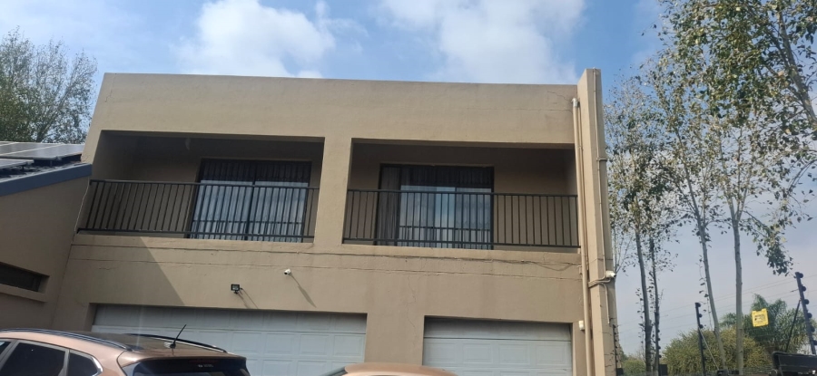 4 Bedroom Property for Sale in Glen Marais Gauteng