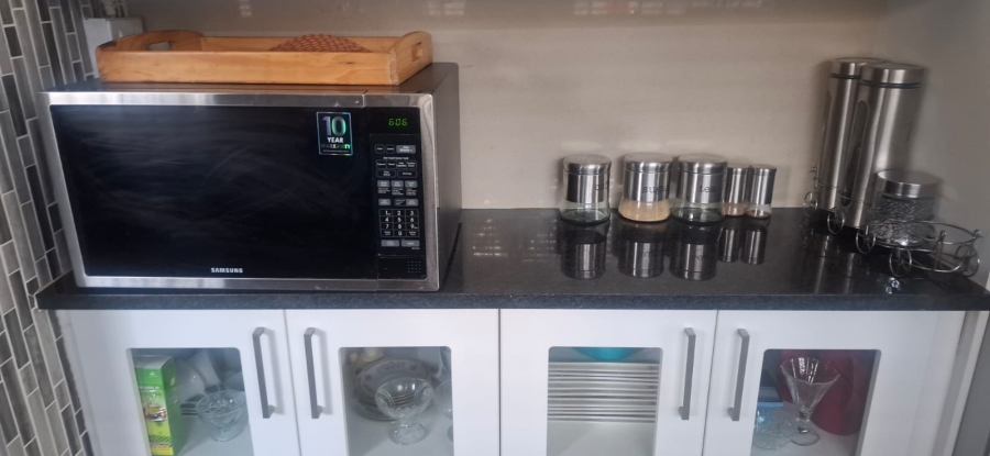 4 Bedroom Property for Sale in Glen Marais Gauteng