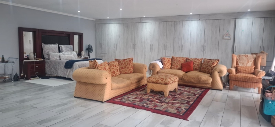 4 Bedroom Property for Sale in Glen Marais Gauteng