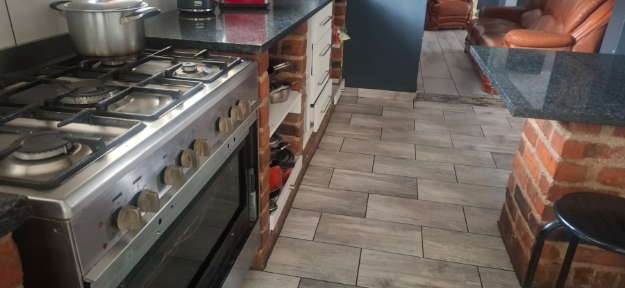 4 Bedroom Property for Sale in Glen Marais Gauteng